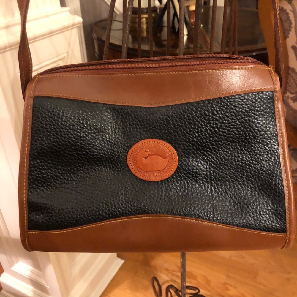 VINTAGE DOONEY & BOURKE PEBBLED LEATHER